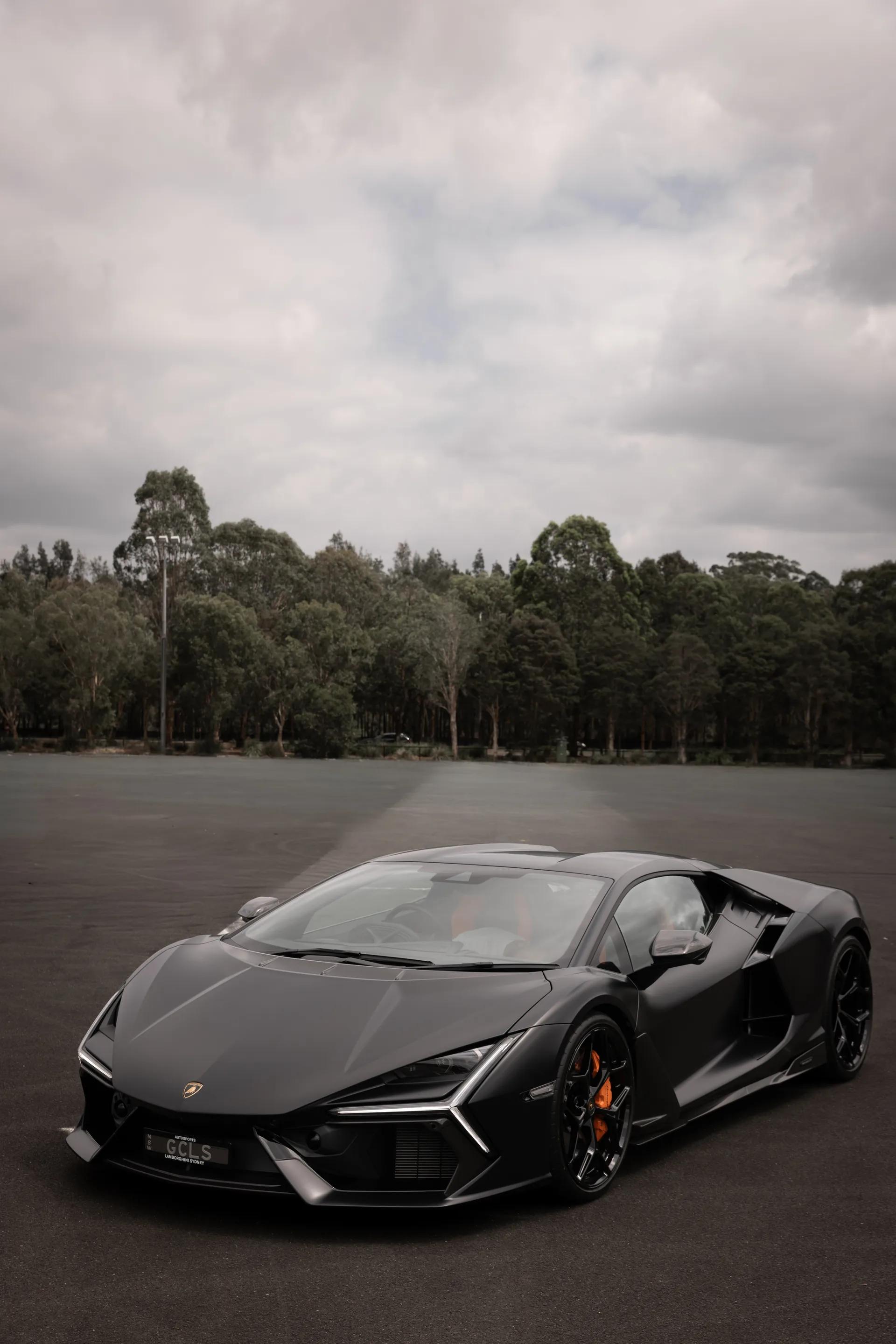 Lamborghini Revuelto